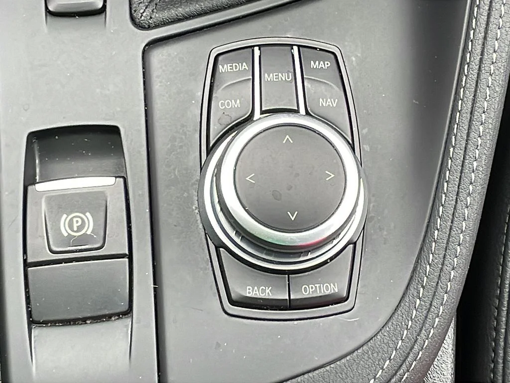 Used 2022 Black BMW xDrive28i image 22