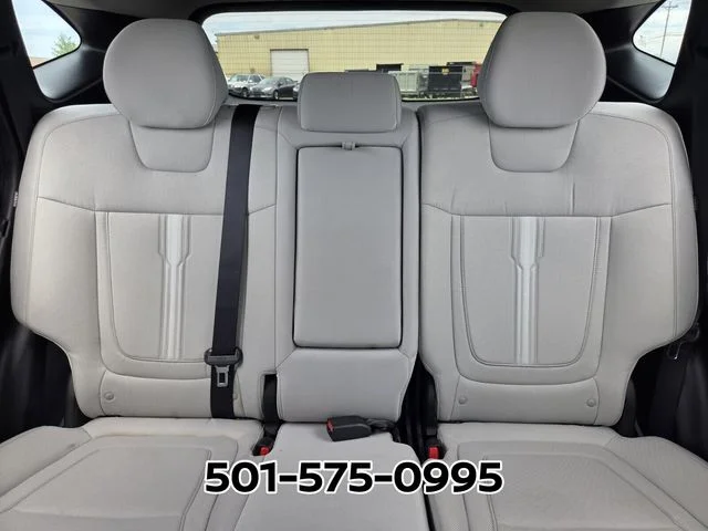 Used 2025 White Hyundai SEL image 11