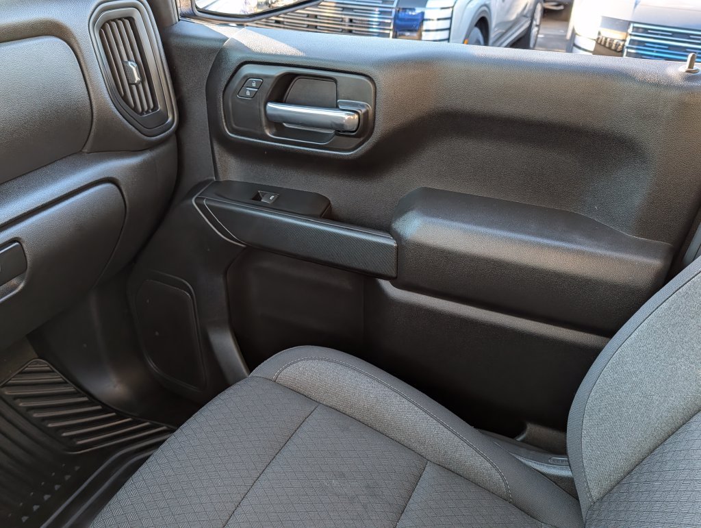 2025 Chevrolet Silverado 1500 Custom - Photo 22
