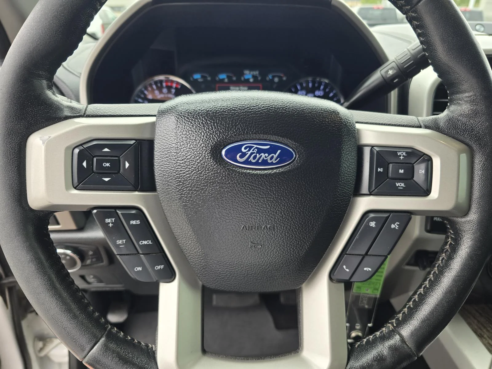 Used 2019 Oxford White Ford LARIAT image 11