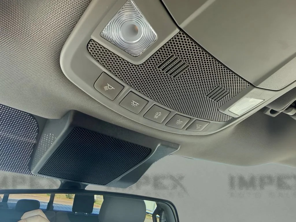 Used 2021  Ford XL image 16