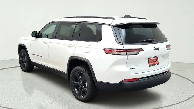 New 2026 Bright White Clear-Coat Exterior Paint Jeep Limited image 9
