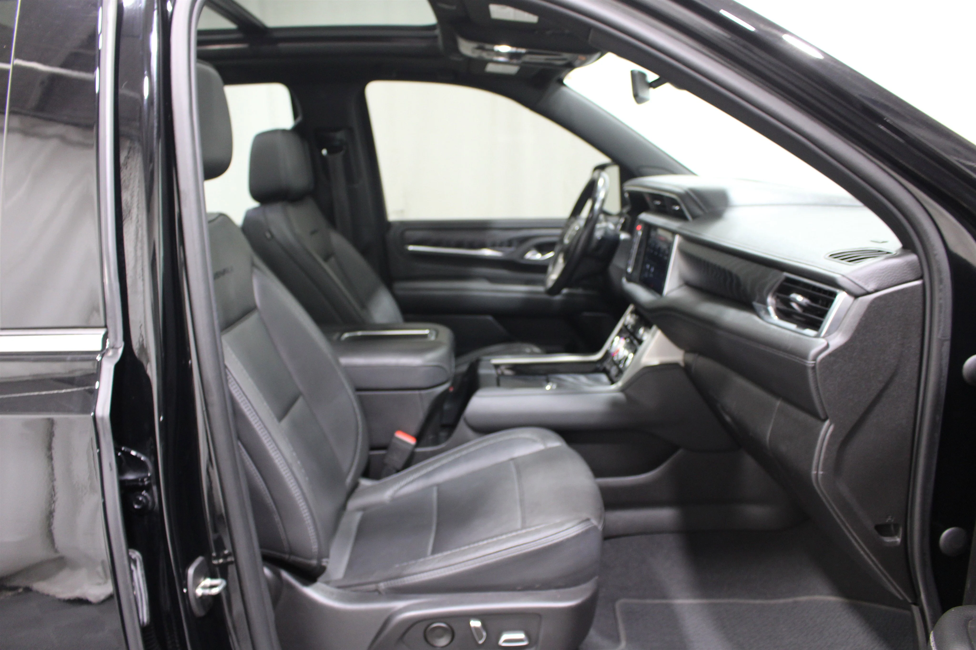 2022 GMC Yukon Denali - Photo 25