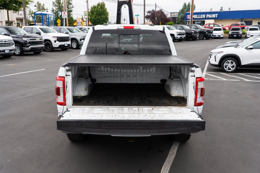 Used 2022 Oxford White Ford Lariat image 8