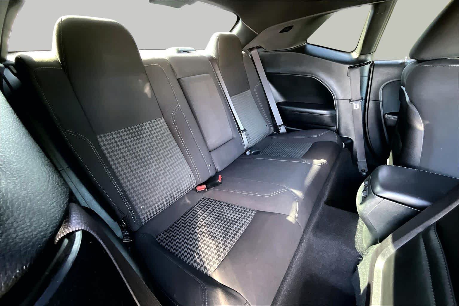 Used 2019 Maximum Steel Metallic Clearcoat Dodge SXT image 19