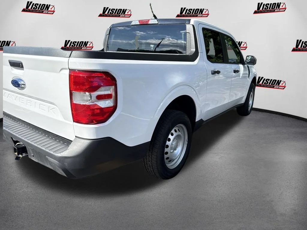 Used 2024 White Ford XL image 5