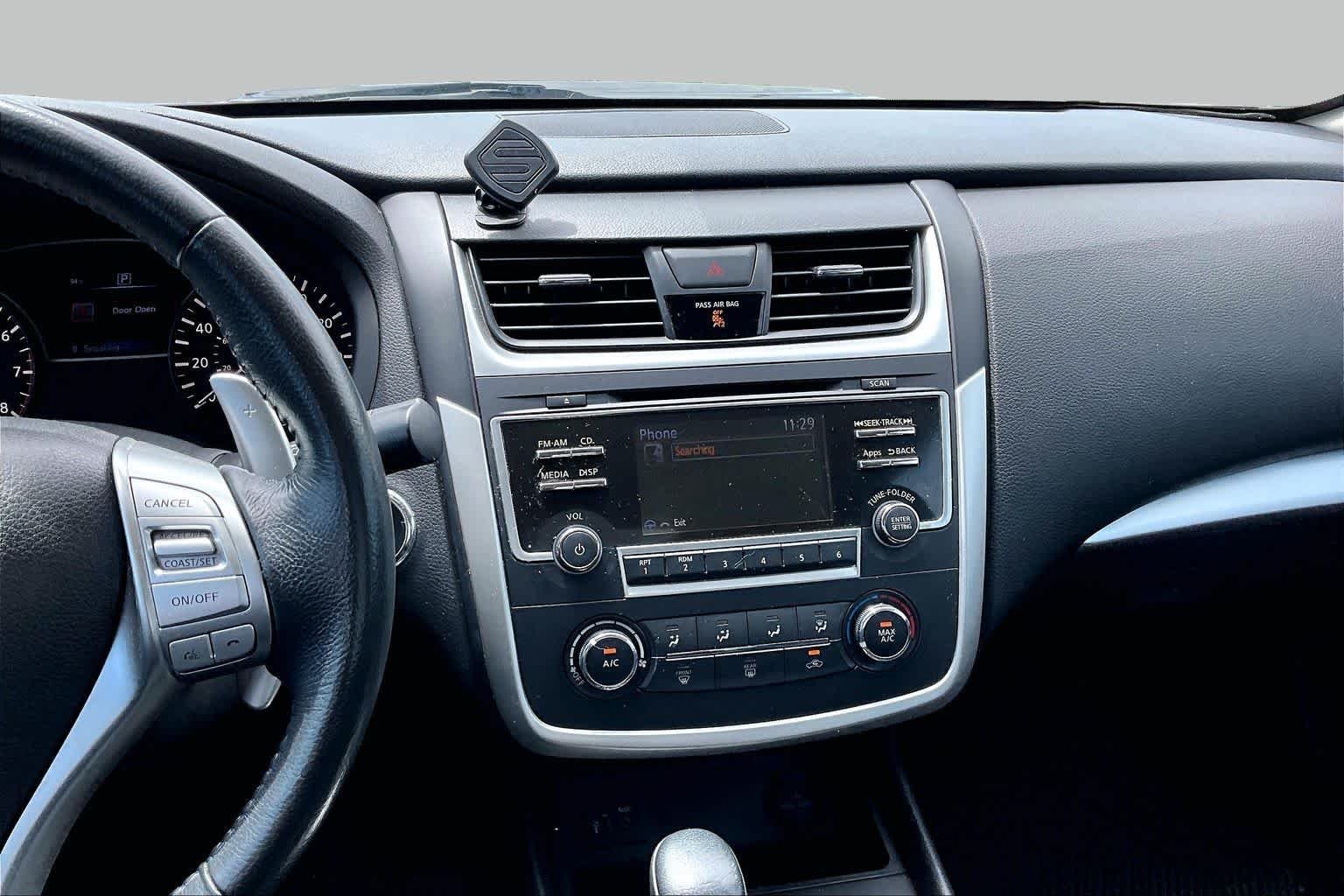 Used 2016 Super Black Nissan 2.5 SR image 7