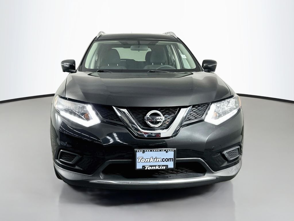 Used 2016 Magnetic Black Nissan SV image 3