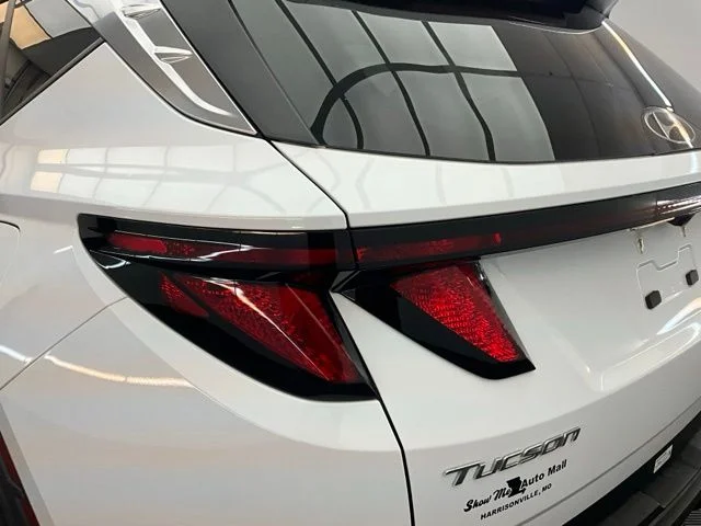 Used 2024 White Hyundai SEL image 25