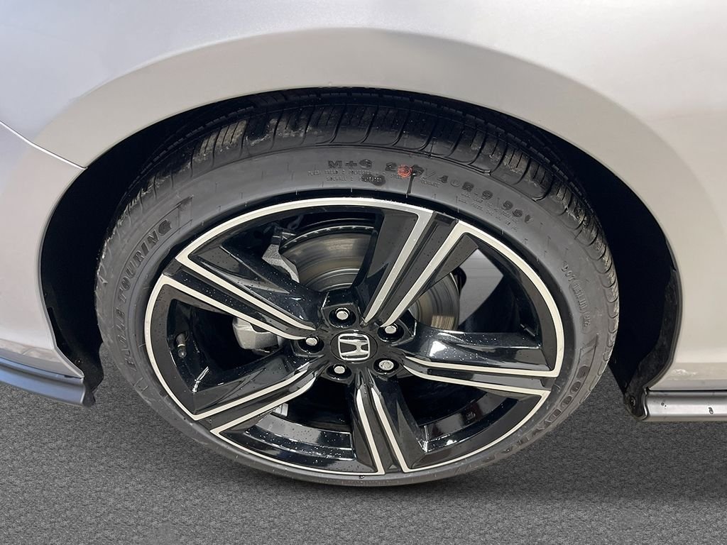 New 2026 Solar Silver Metallic Honda SE image 10