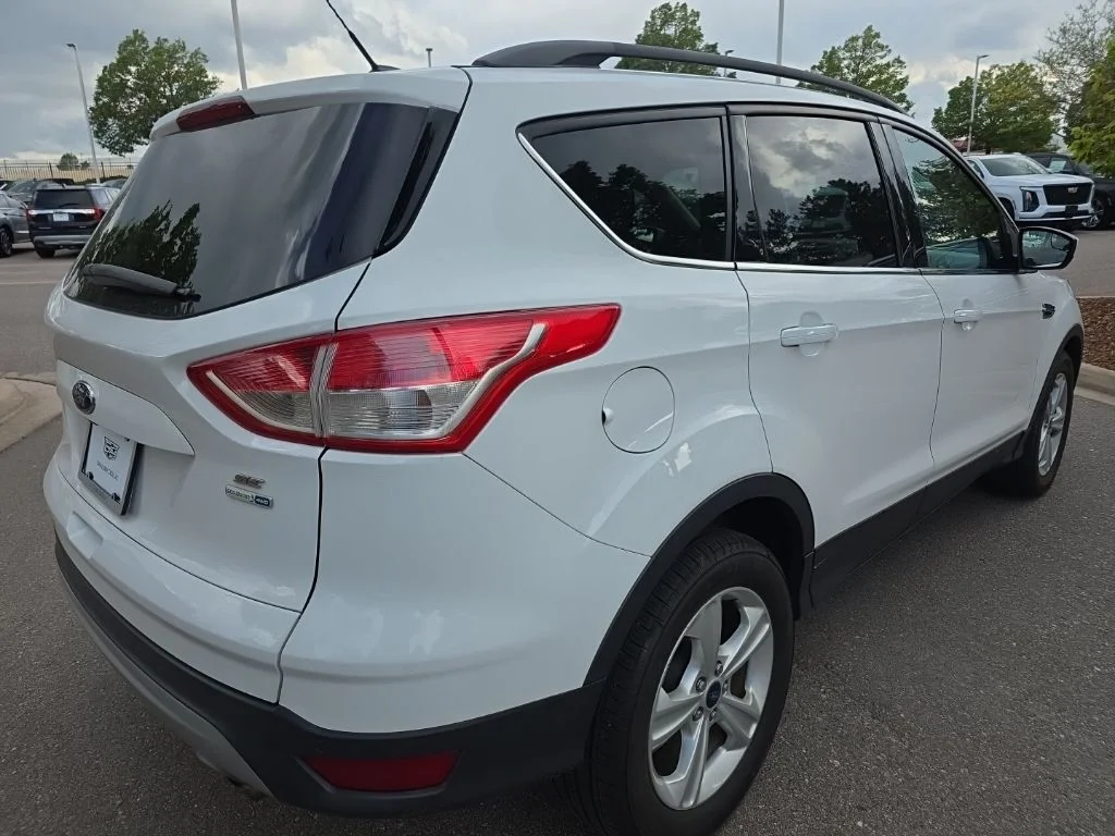 Used 2015 Oxford White Ford SE image 6