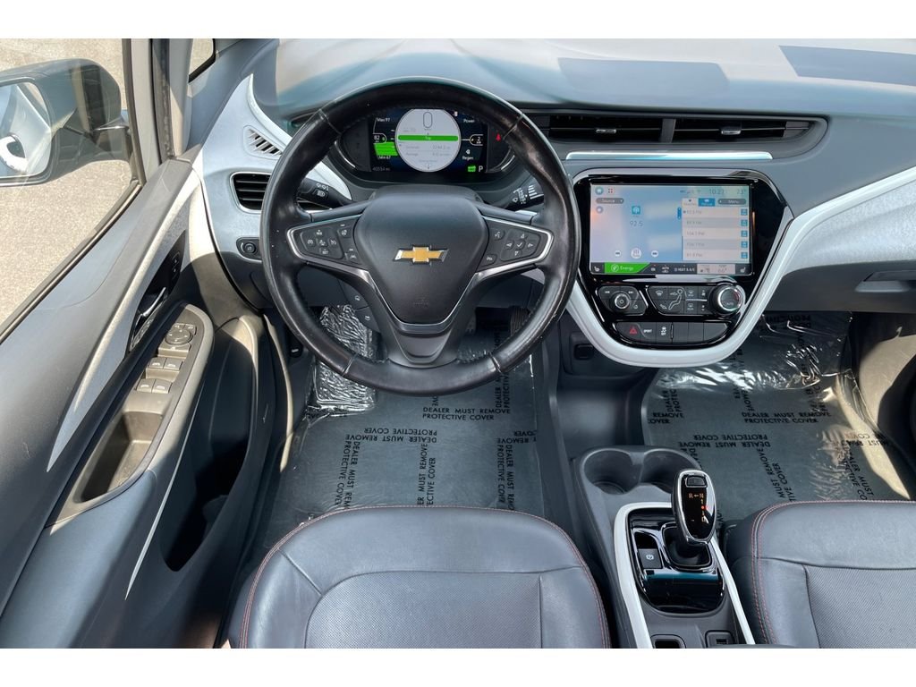 Used 2017 Silver Ice Metallic Chevrolet Premier image 16