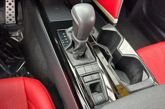 Certified Used 2025 MID BLK/WIND CHILL Toyota  image 20