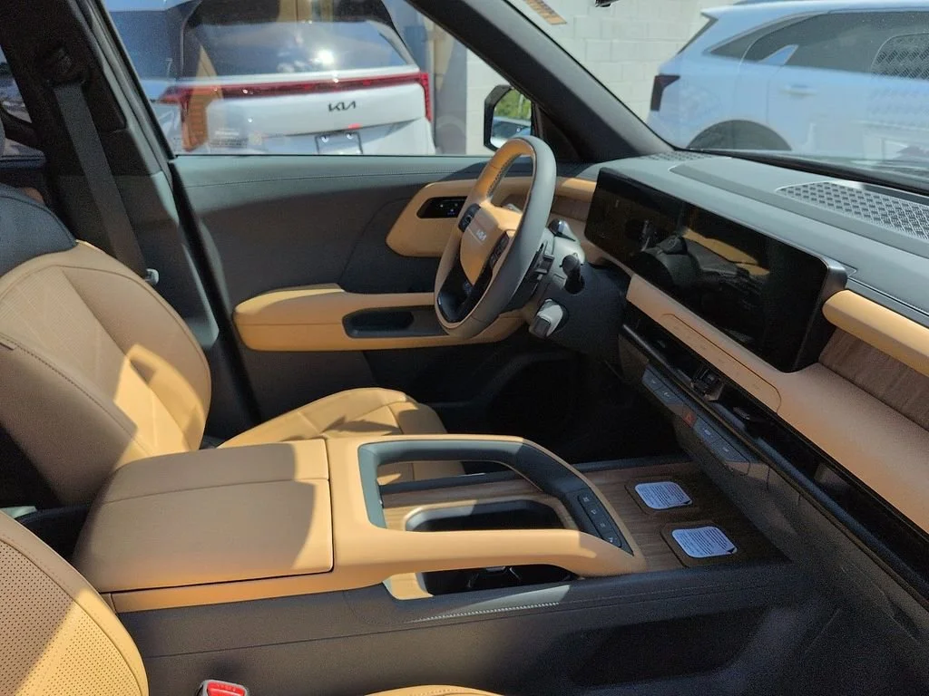 New 2027 Black Jade Green Kia X-LINE SX image 7