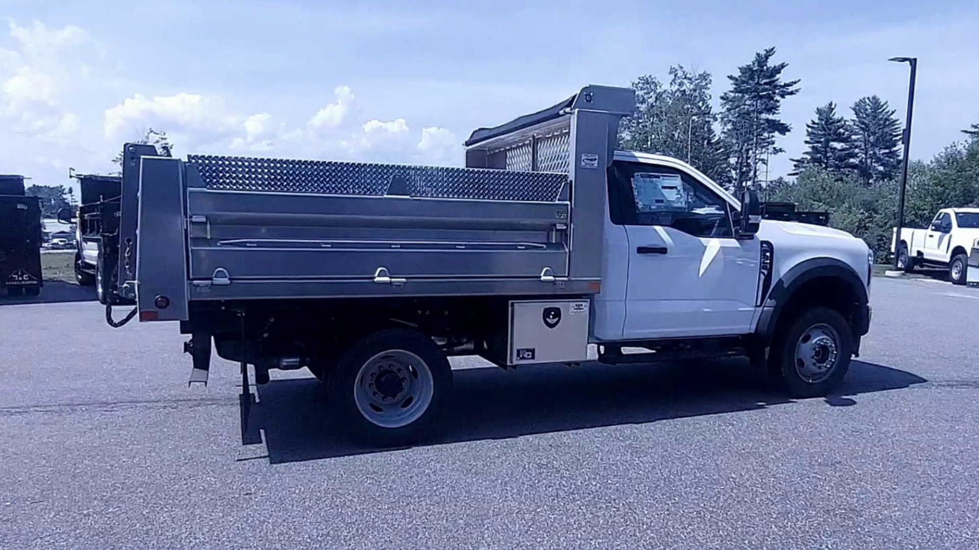 New 2026 Oxford White Ford F-450® XL image 21