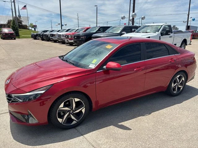 Used 2022 Scarlet Red Hyundai Limited image 3