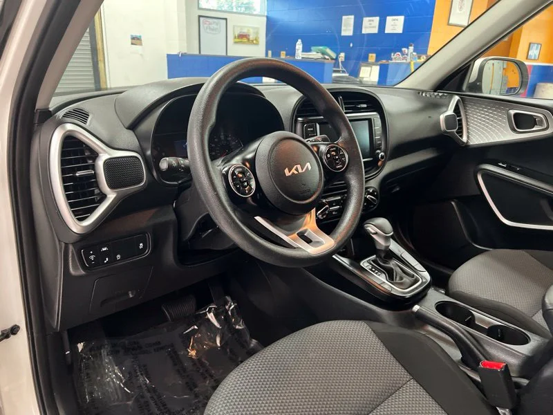 Used 2022 White Kia LX image 18