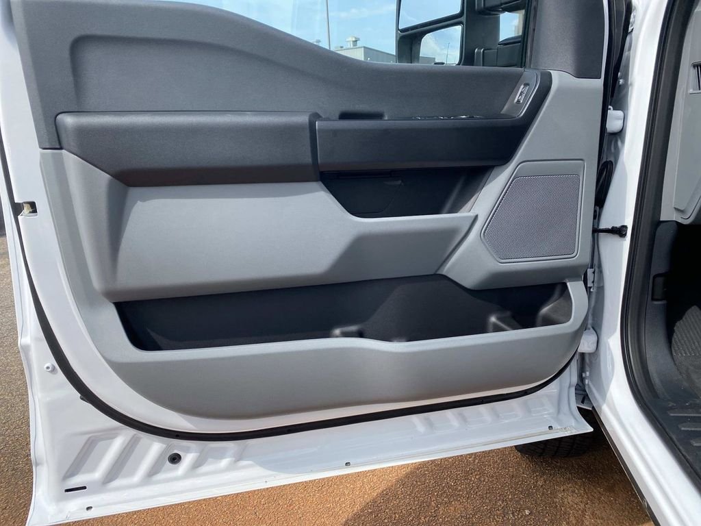 New 2026 Oxford White Ford F-250® XL image 11