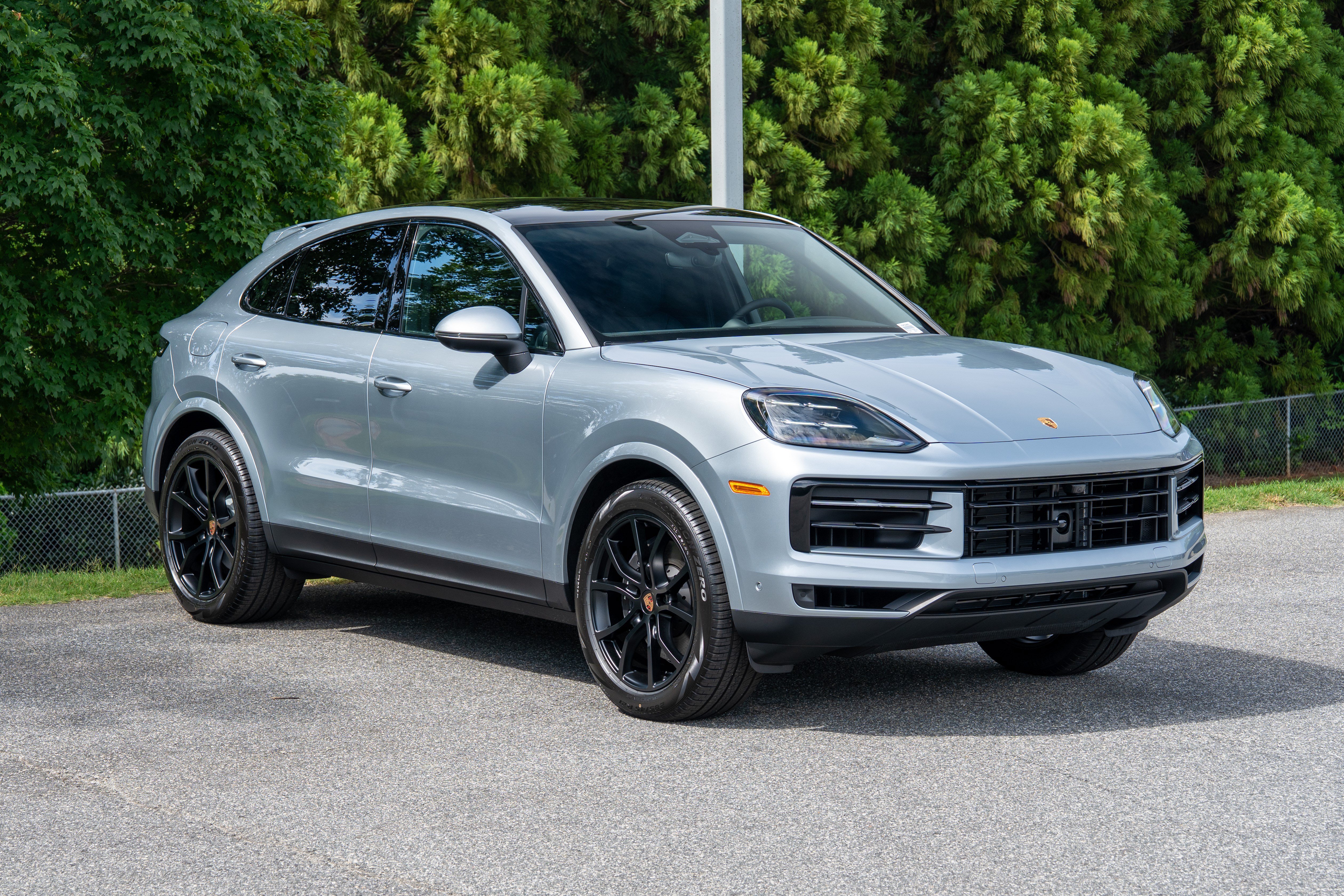 New 2026 Dolomite Silver Metallic Porsche Coupe image 9