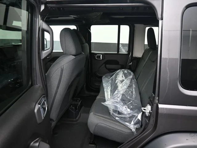 New 2026 Granite Crystal Metallic Clear-Coat Exterior Paint Jeep Sport S image 27