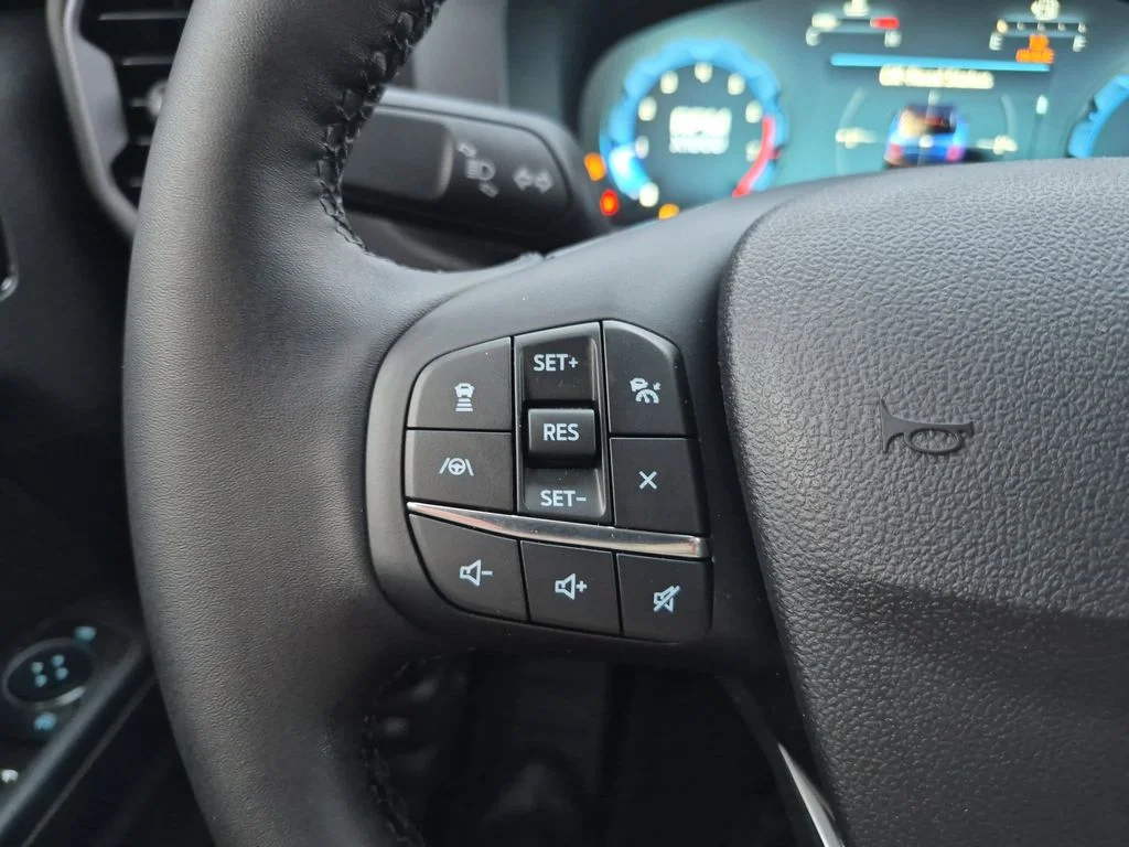 New 2025 Carbonized Gray Metallic Ford Outer Banks® image 28