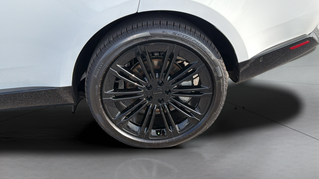 New 2026 Fuji White Land Rover SE image 16