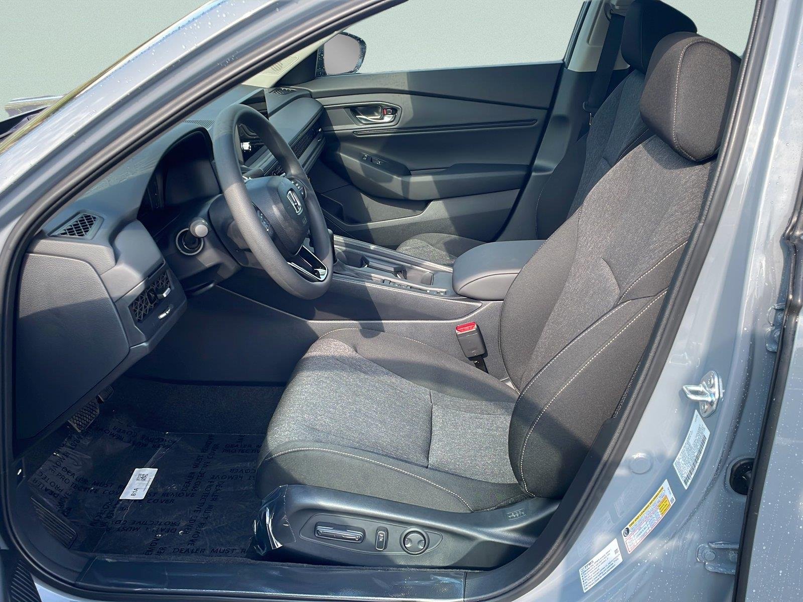 New 2026 Urban Gray Pearl Honda SE image 19
