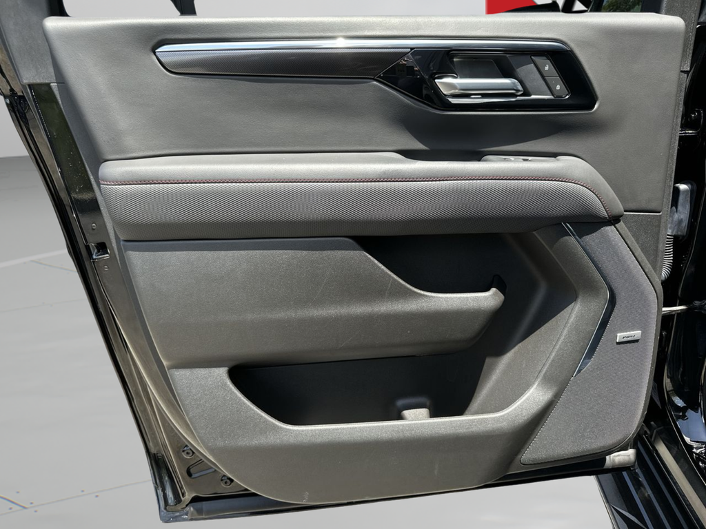 Used 2025 Black Chevrolet RST image 25