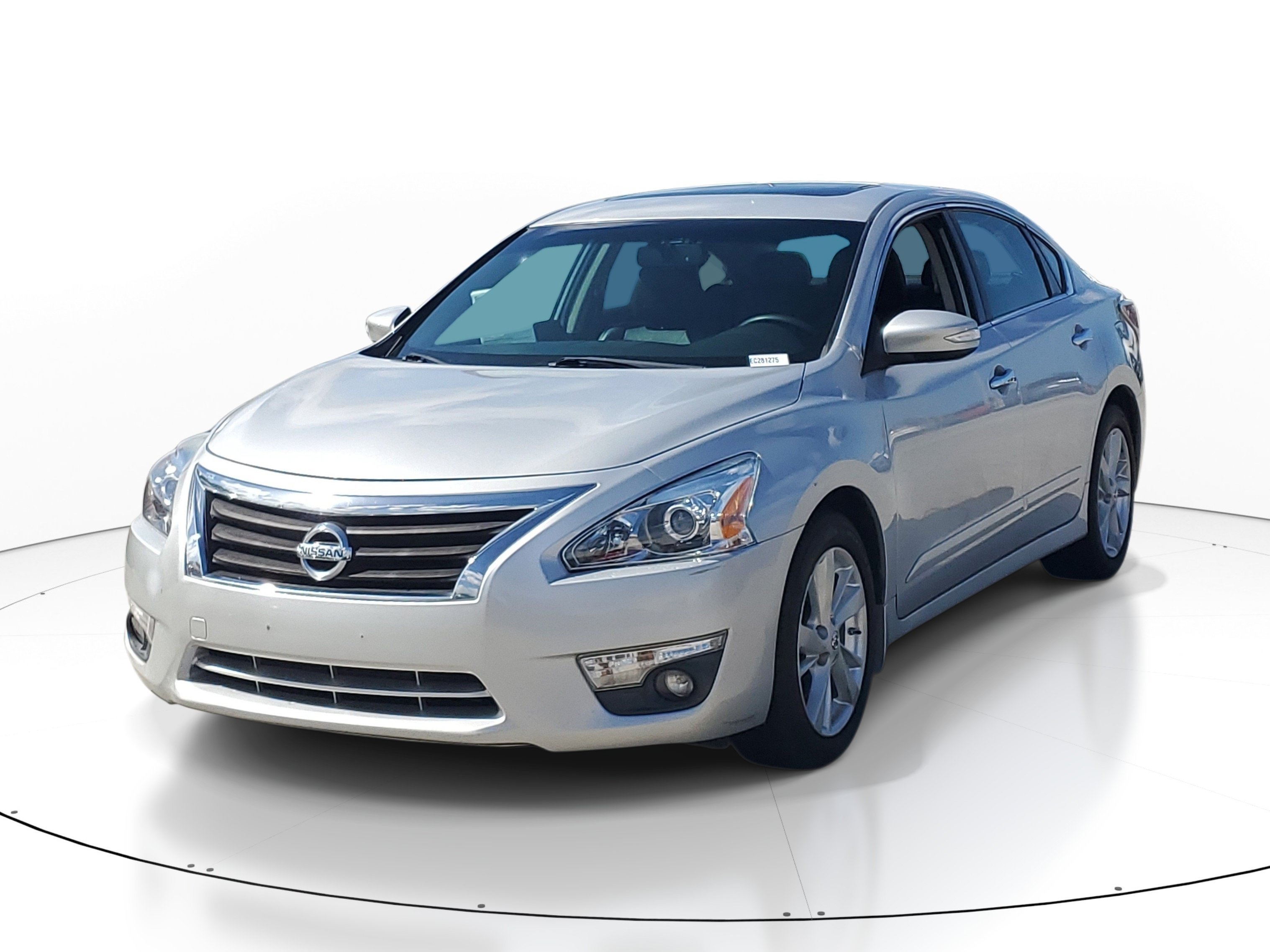 Used 2014 Brilliant Silver Metallic Nissan 2.5 SL image 2
