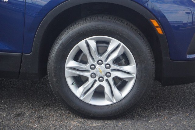 Used 2022 BLUE Chevrolet LT image 5