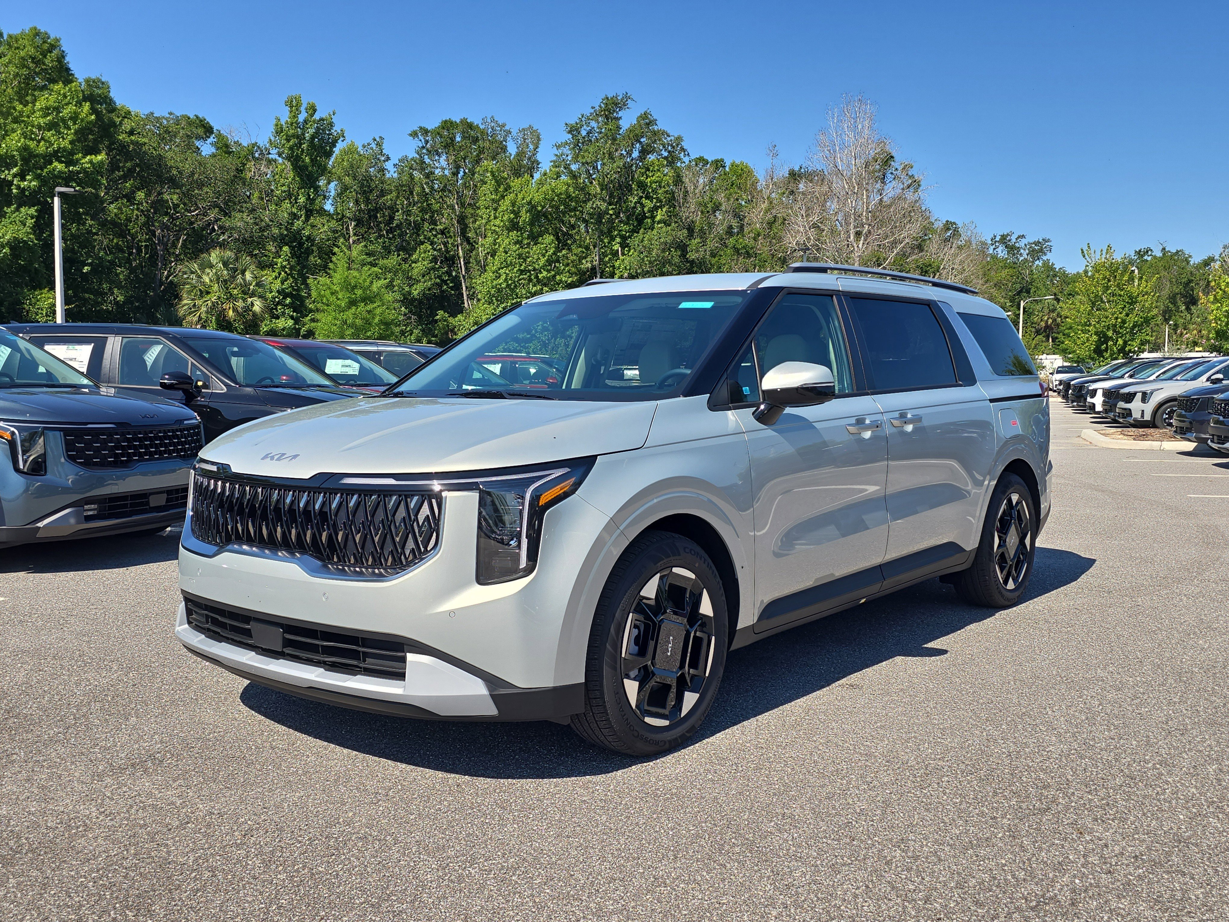 New 2026 Ivory Silver Kia EX image 4