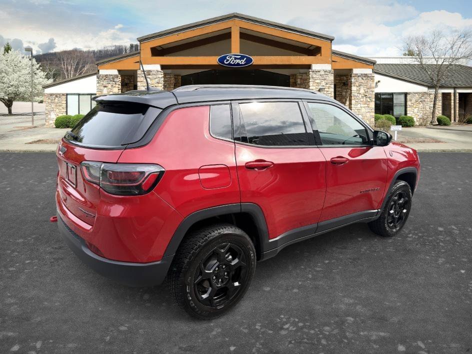 Used 2023 Redline Pearlcoat Jeep Trailhawk image 5