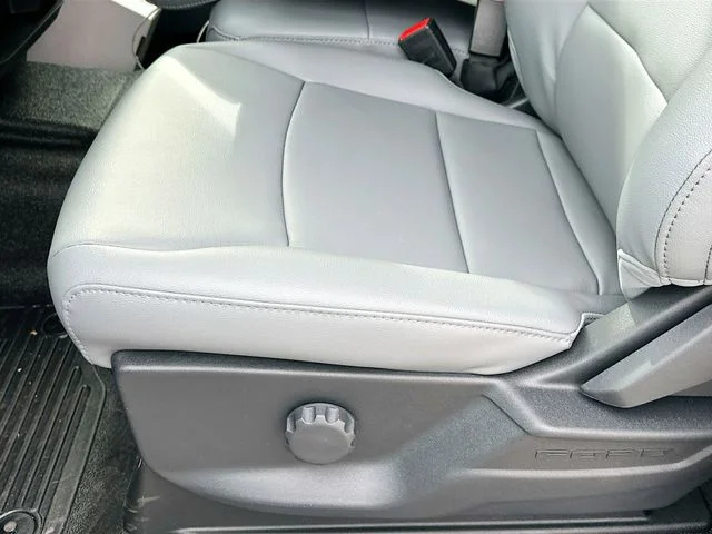 New 2026 Oxford White Ford XL image 12