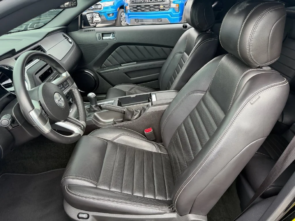 Used 2014 Black Ford GT Premium image 10