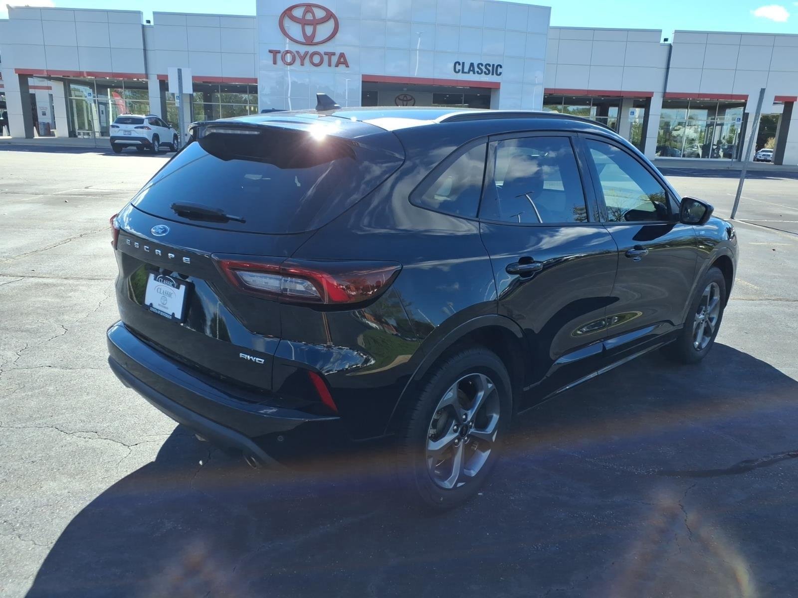 Used 2023 Agate Black Metallic Ford ST-Line Select image 2