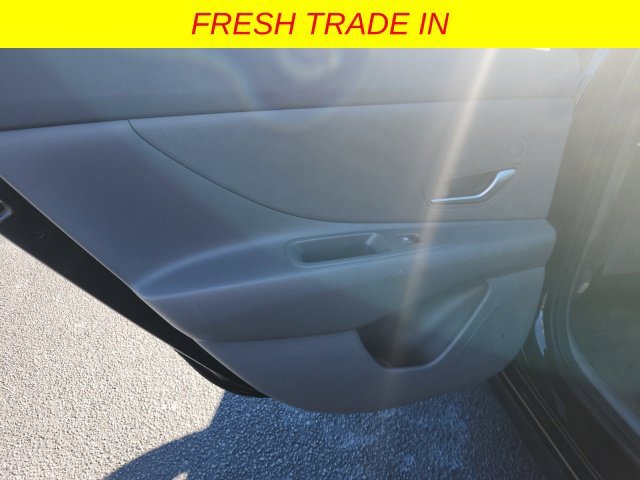 Used 2023 Black Hyundai SEL image 13