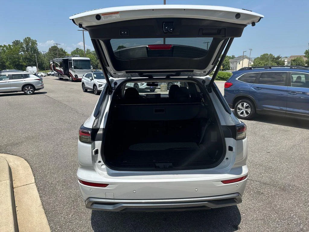 New 2026 White Diamond/Black Roof Mitsubishi SEL S-AWC image 28