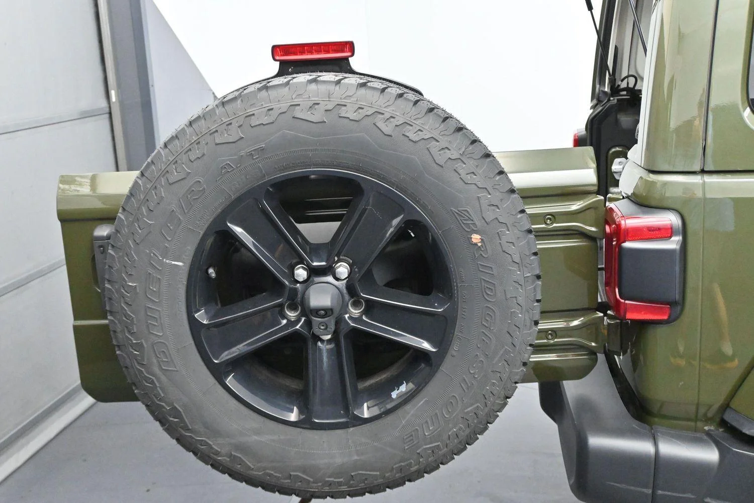 Used 2022 Sarge Green Clearcoat Jeep Unlimited Sahara Altitude image 35