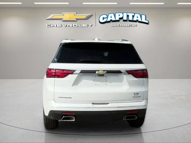 Used 2022 IRIDESCENT PEARL TRICOAT Chevrolet Premier image 4