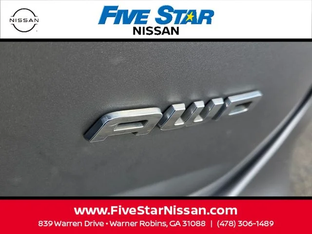 Used 2023 Silver Ford SEL image 12