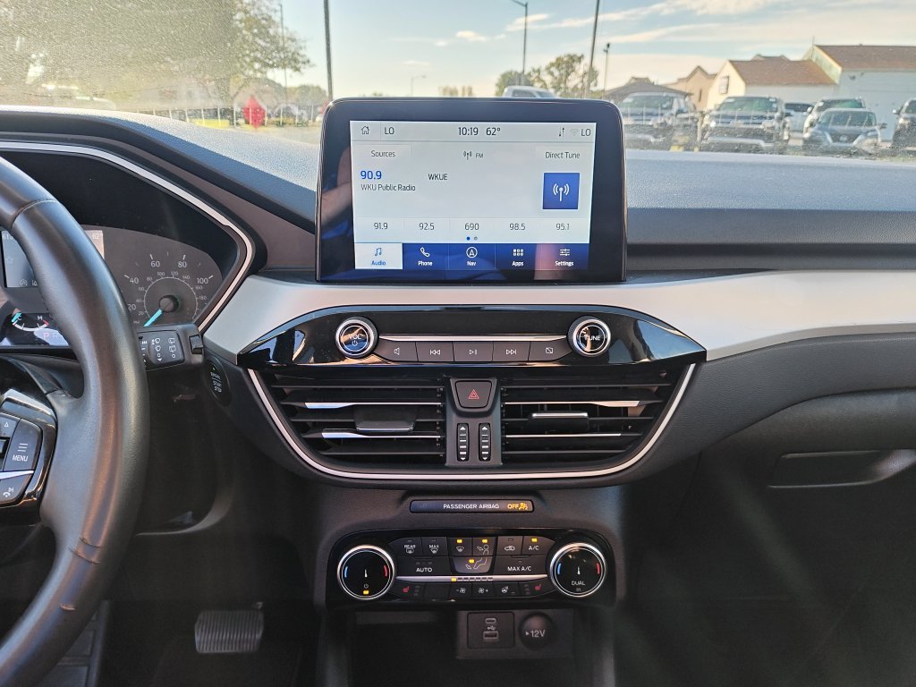 Used 2022 White Ford SEL image 21