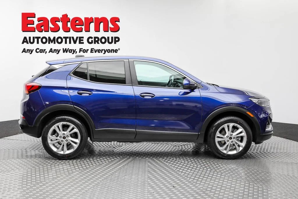 Used 2023 Blue Buick Preferred image 4