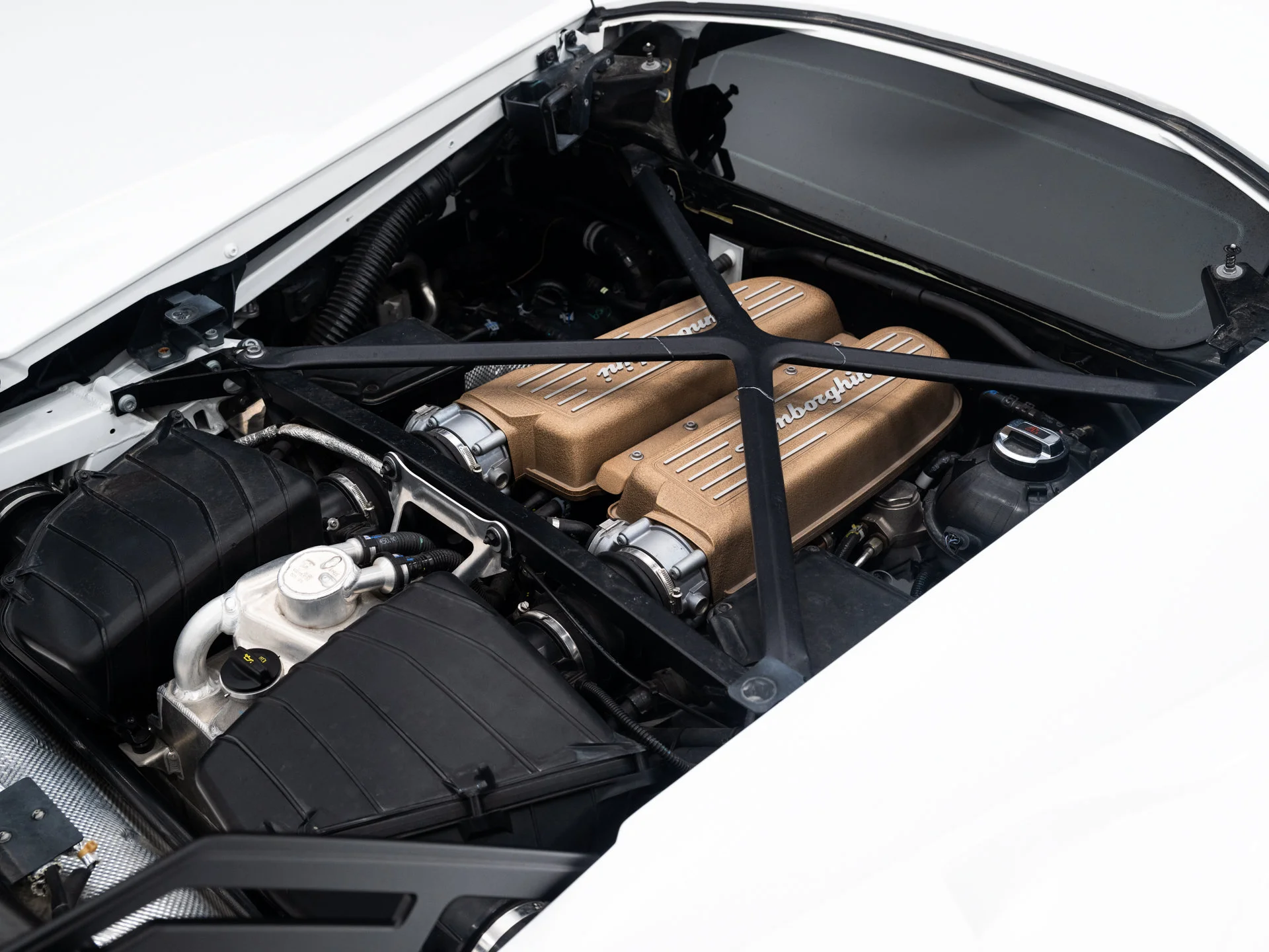 Used 2021 Bianco Asopo Metallic Lamborghini  image 59