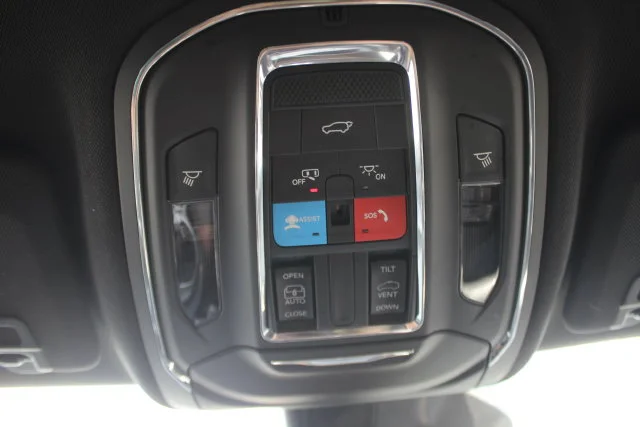 Used 2023 White Jeep Altitude X image 12