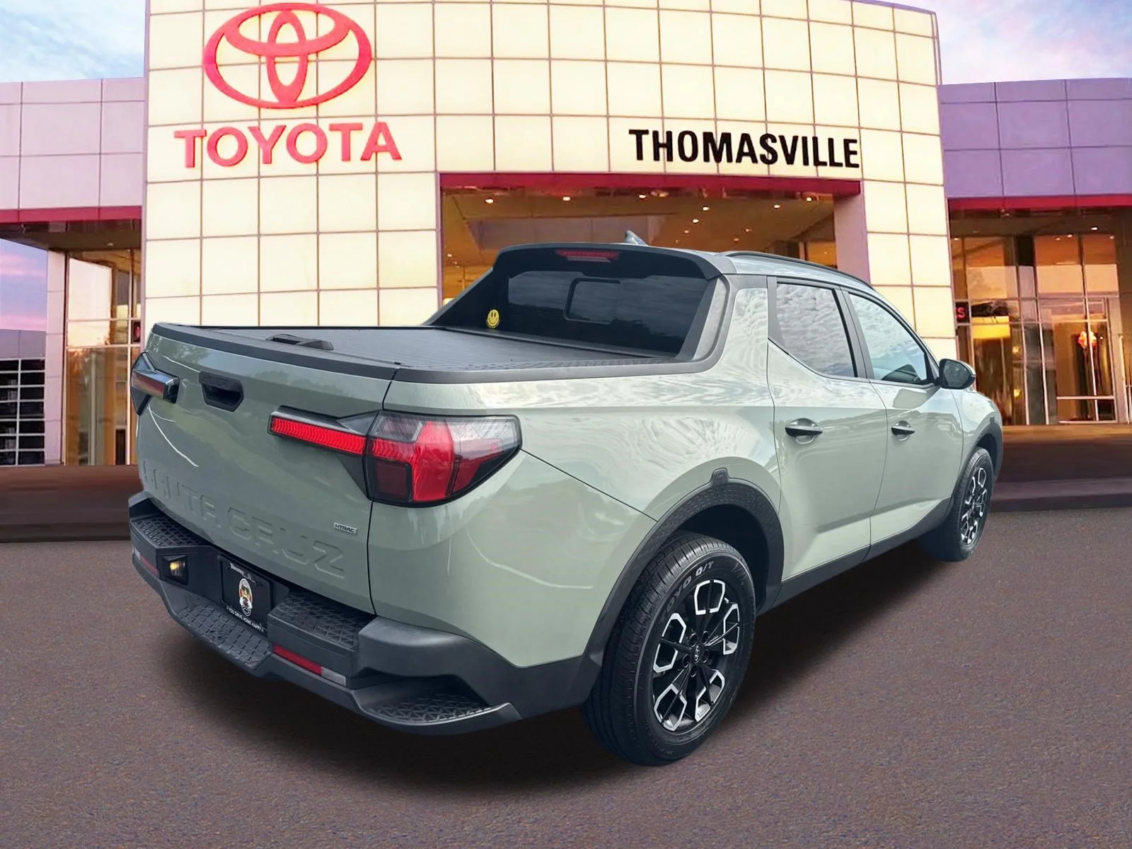 Used 2022 Sage Gray Hyundai SEL image 5