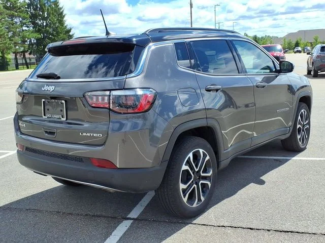 Used 2023 Gray Jeep Limited image 3