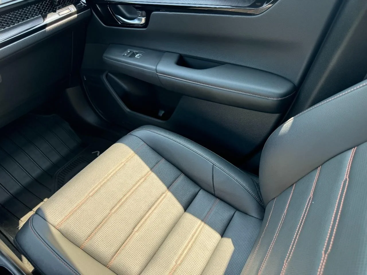 2025 Honda CR-V Sport Touring - Photo 18