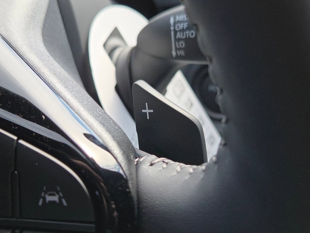 2026 Toyota C-HR XSE - Photo 11