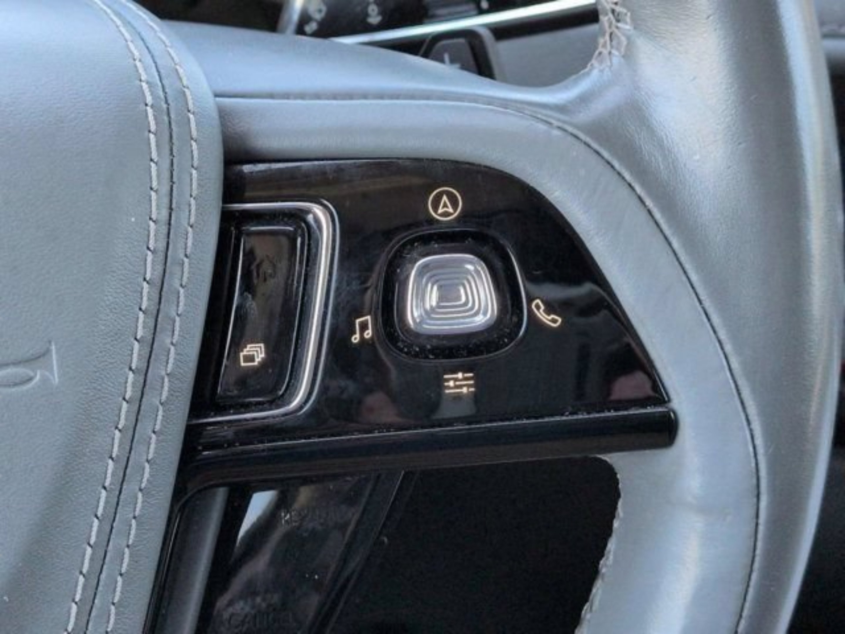 Used 2021 Black Lincoln Reserve image 29