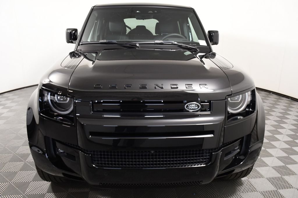 New 2026 Santorini Blk Land Rover X-Dynamic SE image 10